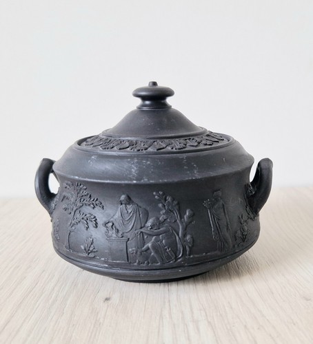 Vintage black basalt - basalt, wedgwood