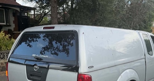 Nissan navara snugtop - nissan,