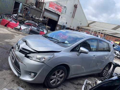 Toyota verso 2015 diesel - toyota,