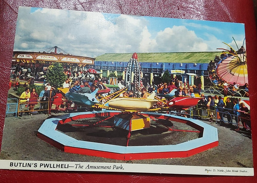 Butlins pwllheli postcard - butlins,