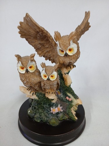 Large owl with owlets on - large,