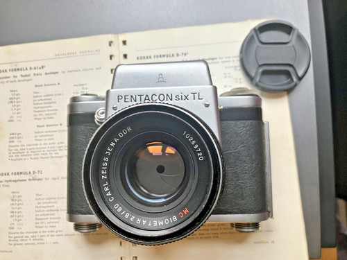 Pentacon 6tl camera with 80mm