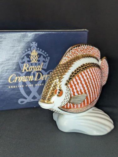 Vintage royal crown derby - crown,