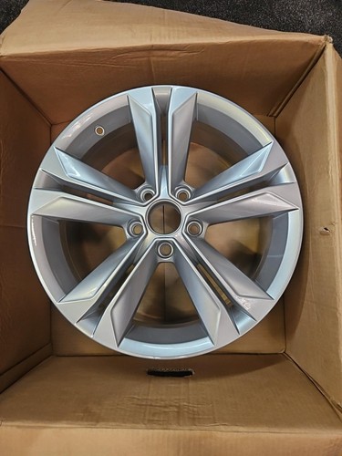 Seat alhambra silver alloy - alhambra, 17"
