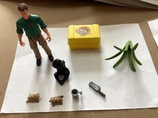 Schleich Ranger Steve, Ape, 2 small tortoises + some accessories from set 42507