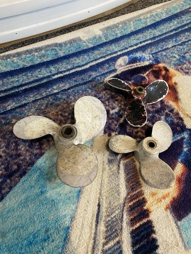 Outboard propellers 3 - 3,