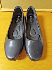 Pavers ladies shoes, size 5. Excellent pre-owned condition.