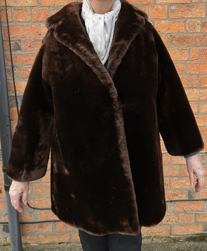 Beaver lamb vintage coat - beaver.,