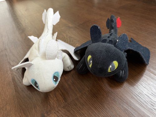 Toothless light fury - toothless,