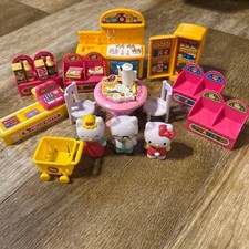 Hello Kitty Sanrio Dollhouse