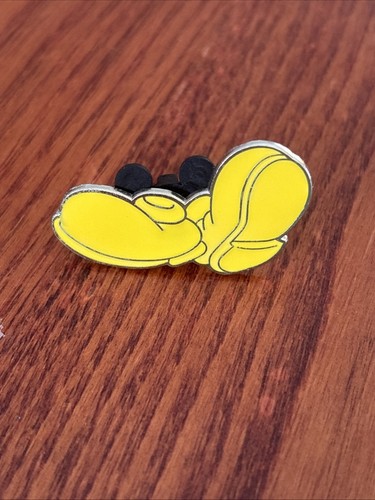 Mickey mouse shoes pin badge - shoes,
