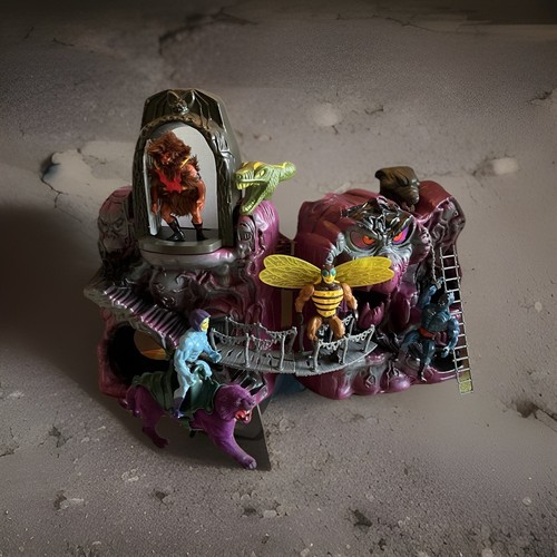 Skeletor snake mountain castle - skeletor,