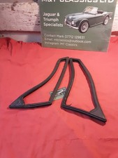 Gt6 Front Quarter Window Rubber Seals N/O/S 