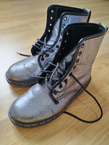 Martens boots womens size 5 - dr,