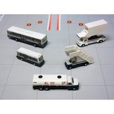 Gemini Jets 1:200 G2APS450 Boxed Set of 5 - 1:200 Airport Service Vehicles