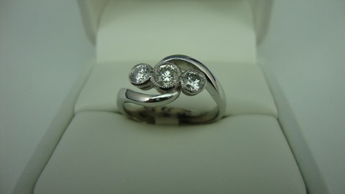 18ct white gold diamond - 18ct, 3