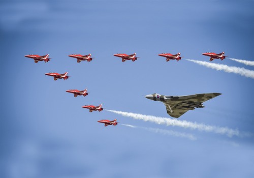 Avro vulcan the raf - &,