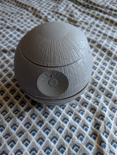 Death star popcorn bucket - star,