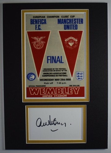 Alex stepney signed autograph - signed,