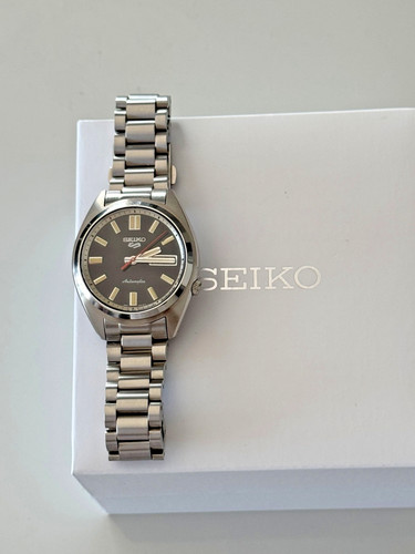 Seiko sports 37mm - 37mm, srpk89k1