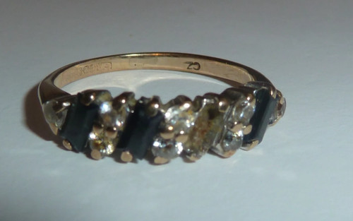 9ct gold ring hallmarked - gold,