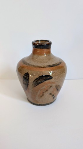 Mid century studio - pottery, bud