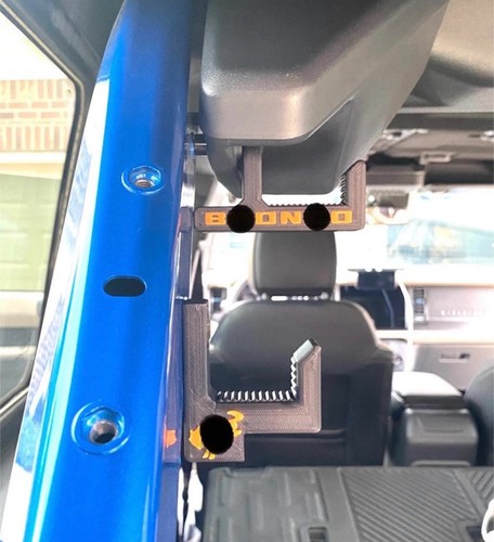 Rear cargo area - rear, hooks