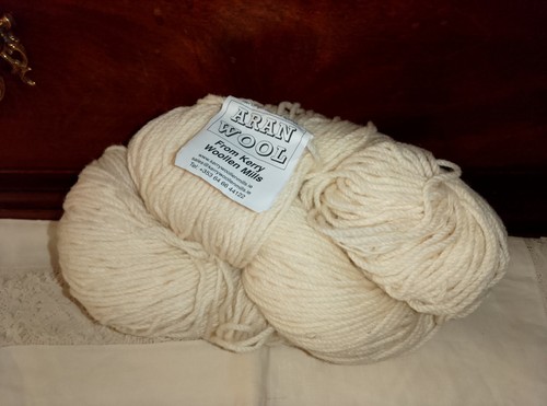 200g aran 100 wool - aran, 100%