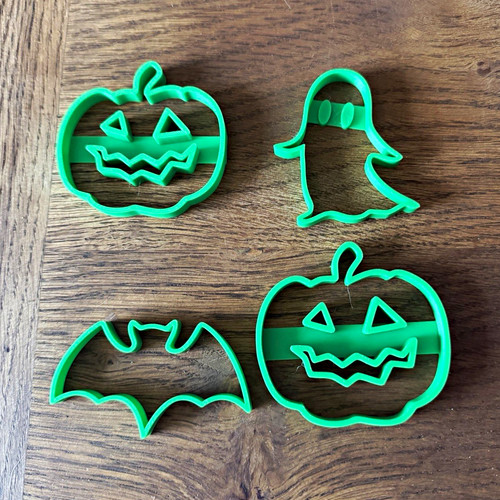 Green plastic halloween cookie - green,