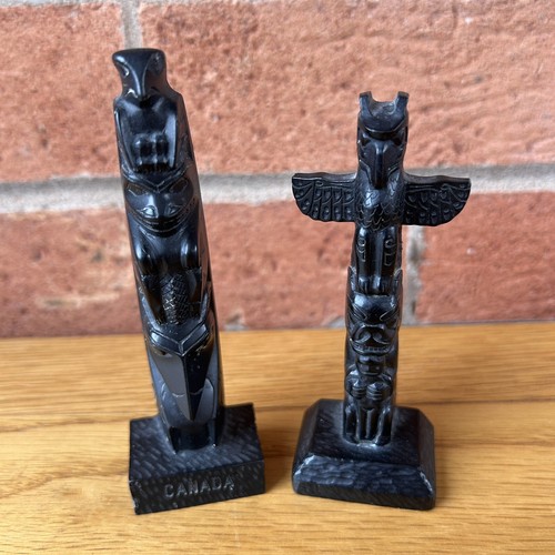 Totem pole pair eagle - pole, canada
