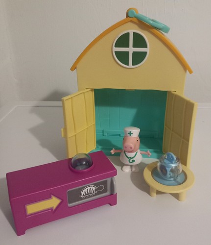 Peppa pig vet play set - pig,