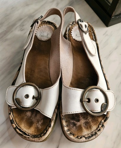 Fly london womens tram sandals - london,
