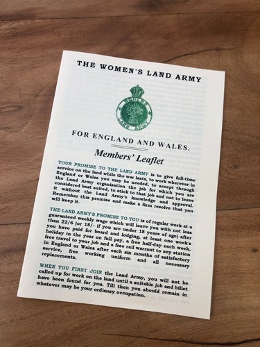 Reproduction ww2 women land - reproduction,