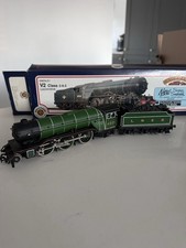 BACHMANN 31-555 V2 CLASS LOCO 2-6-2 LNER DARLINGTON GREEN With X3 Wagons