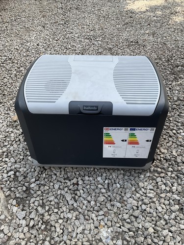 Halfords 40l mains 12v - halfords,