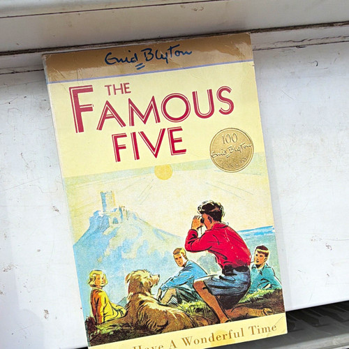 Enid blyton famous five - famous,
