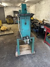 RMT 10VSG Pneumatic Toggle