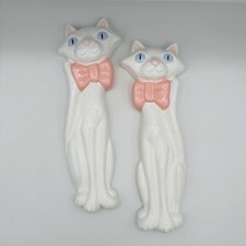 Chalkware Kitschy White Cat