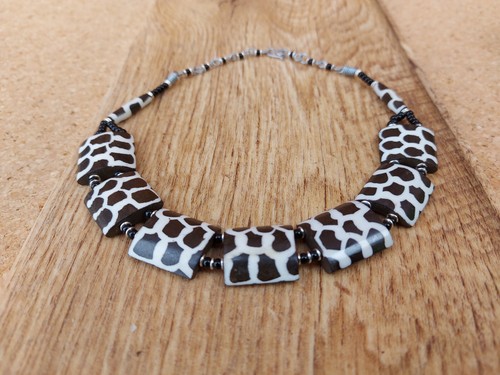 Batik giraffe animal print - batik,