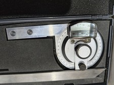 Universal protractor