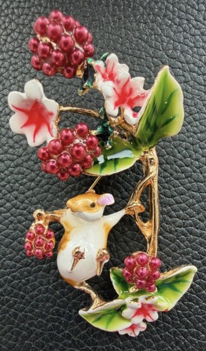 Vintage style brooch - style,