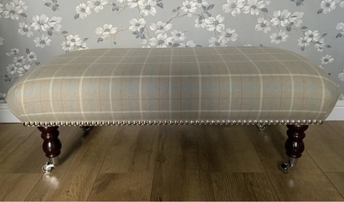 New footstool laura - new, in