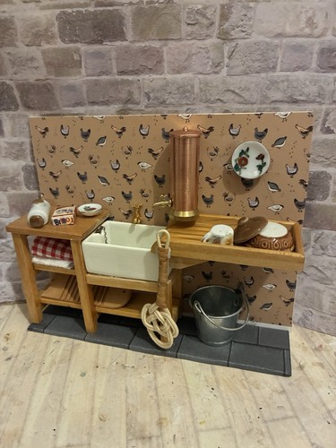 Dolls house scale - dolls, 1/12