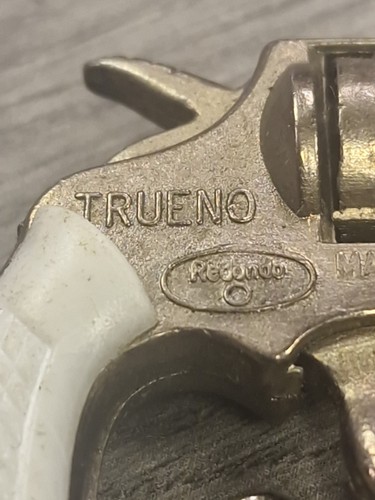 Trueno vintage gun keyring - trueno,