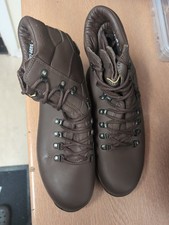 Altberg Defender High