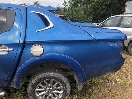 Mitsubishi l200 canopy blue - mitsubishi,