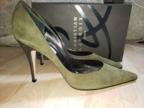 New 300 christian lacroix - $300,