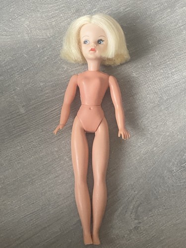 Vintage 1968 sindy doll - 1968/69,