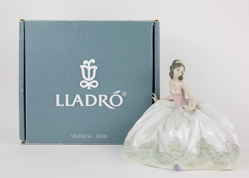 Lladro the ball girl lady - the,