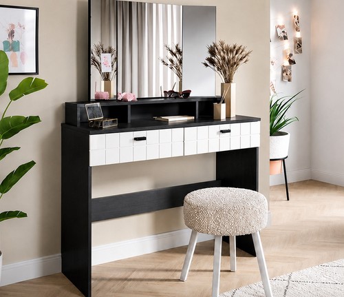 Black white dressing - &,